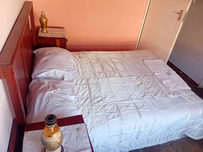 Spacious 3 bed garden flat for rental in Harare Avenues