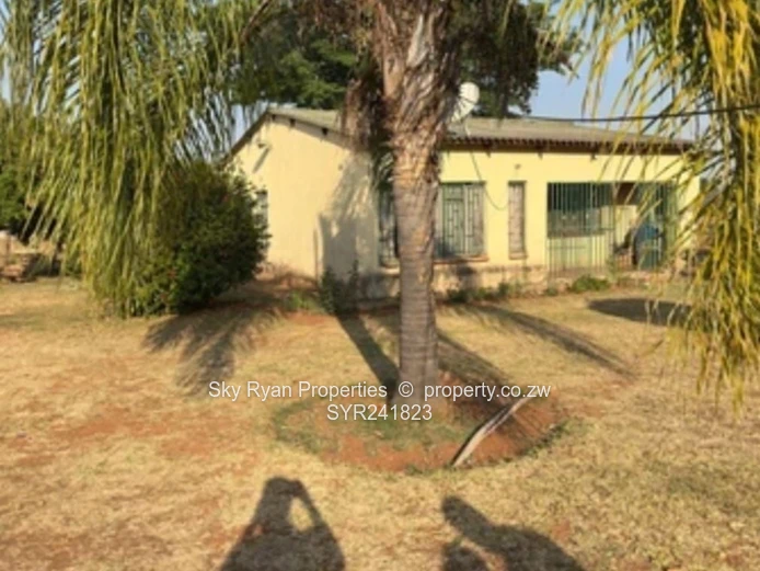Chinhoyi Orange Groove Property For Sale