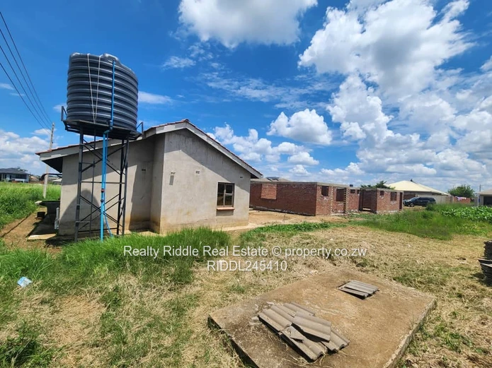 Spacious 4-Bed Home in Sandton Park with Borehole