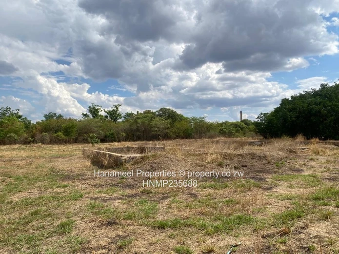 Kadoma wharehouse for sale (Sole Mandate)