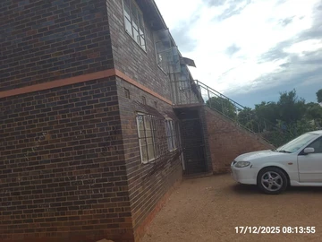 2 Bedroom Flat & Apartment