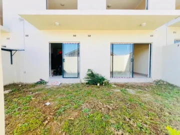 2 Bedroom Flat & Apartment