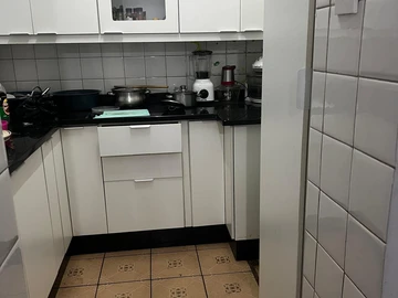 2 Bedroom Flat & Apartment