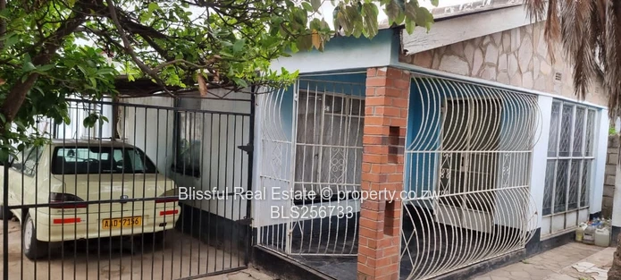 3 Bedroom house for sale in zengeza 5