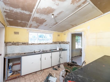 Farm & Agricultural Land