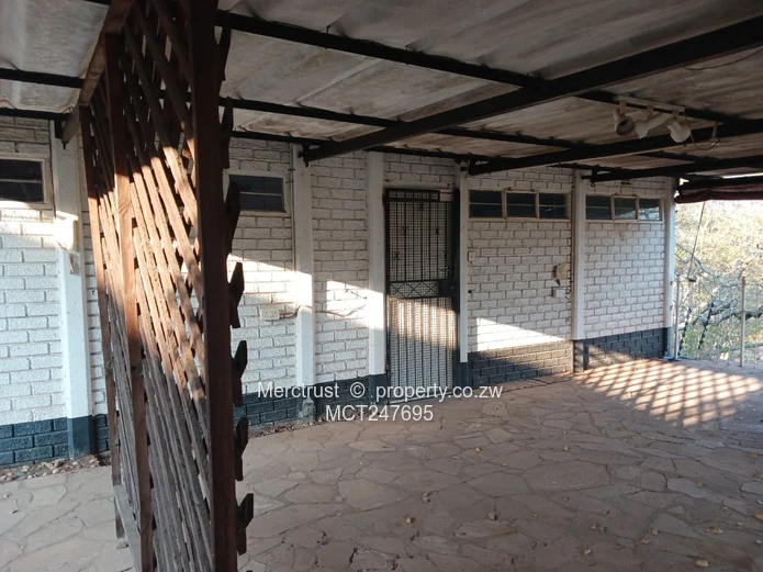 Charming spacious 2 bedroom cottage!