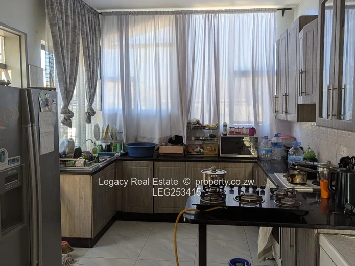 Southlea Park 3-Bed House with Title Deeds, Fitted Kitchen & Garden (Sole Mandate)