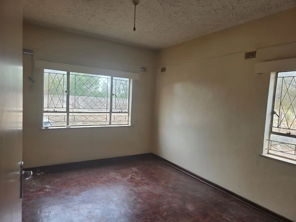 2 Bedroom Flat & Apartment