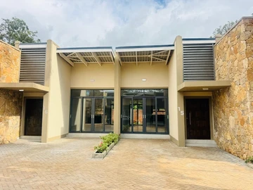 3 Bedroom Flat & Apartment