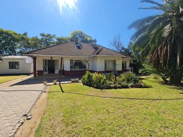 Charming Family Home with Cottage & Pool – Greendale, Harare