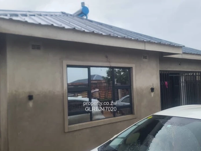 Gated 4-Bed Home in Glen Norah with Borehole