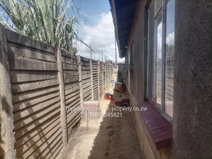 6-Bed Home Granary Park — Walled, Verandah & Carport