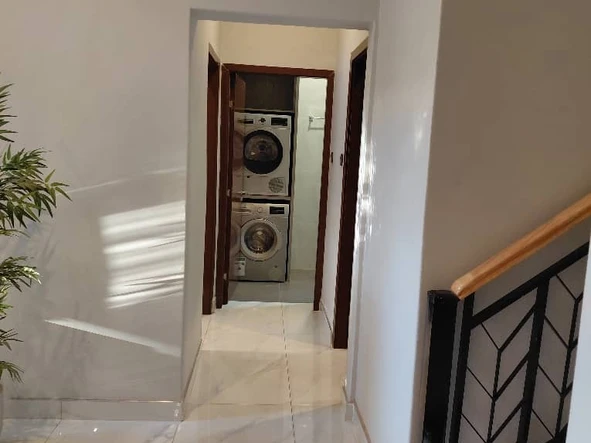 3 Bedroom Flat & Apartment