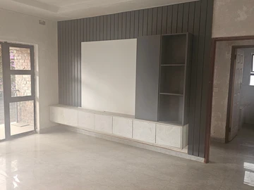 3 Bedroom Flat & Apartment