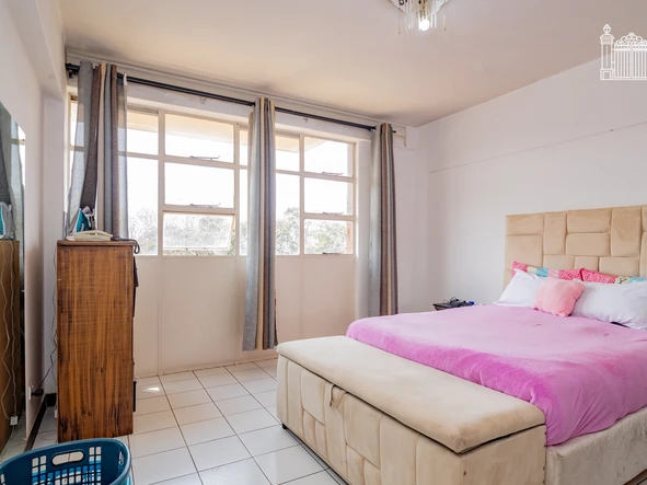 2 Bedroom Flat & Apartment