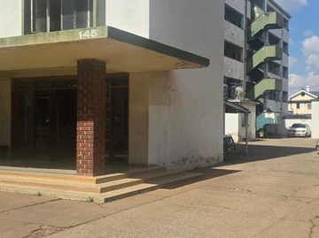 2 Bedroom Flat & Apartment