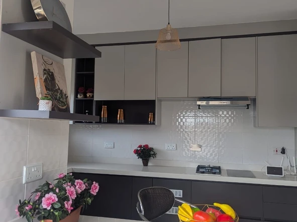 4 Bedroom Flat & Apartment