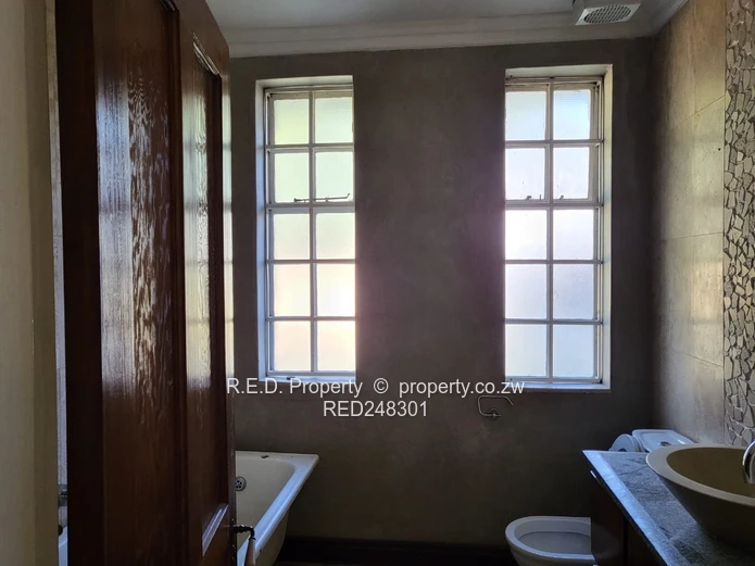 3 Bedroom Home In Burnside To Let!