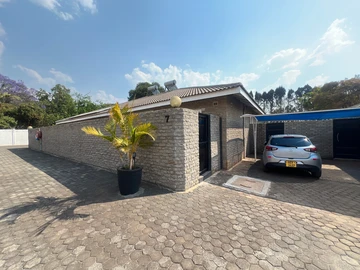 2 Bedroom Flat & Apartment