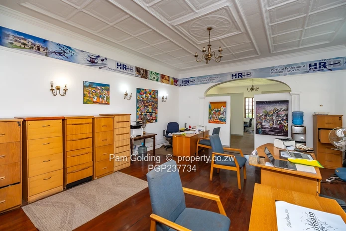 The Perfect Business Location: Close to the City & Major Hospital.