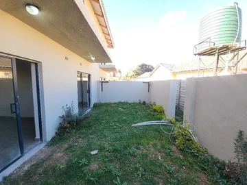 2 Bedroom Flat & Apartment