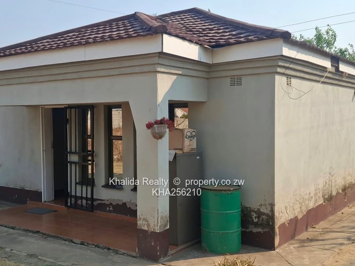 GOODHOPE WESTGATE LAND with a 2-BEDROOM COTTAGE FOR SALE