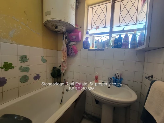 2 Bedroom Rogean Flat For Sale