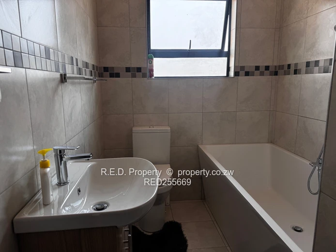 3-Bedroom House To Rent in Burnside