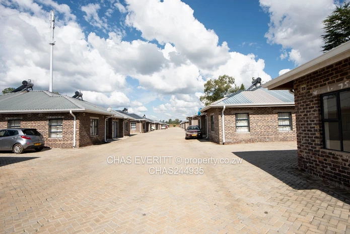 3 bedroom garden flat for sale in Marlborough 