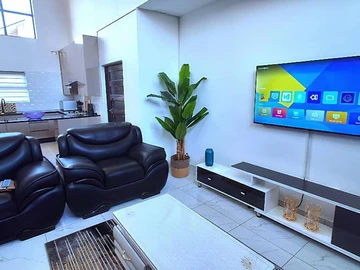 3 Bedroom Garden Flat