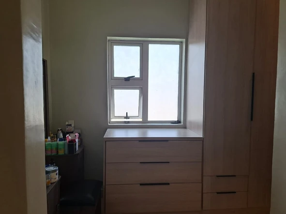 4 Bedroom Flat & Apartment