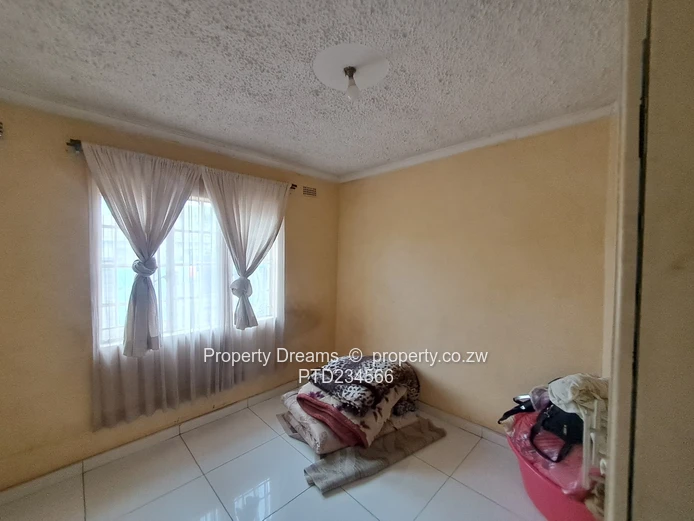 4 Bedroom house to let