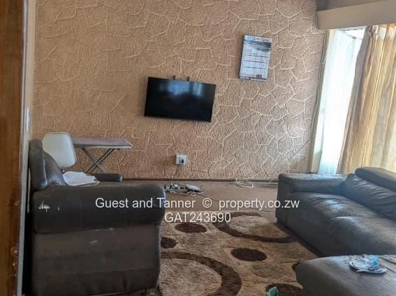 3-Bedroom Home in Montrose - Offering Space, Comfort & Great Convenience