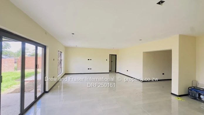 Newly built 4-Bed Arlington Townhouse - Bright Open Plan, Borehole
