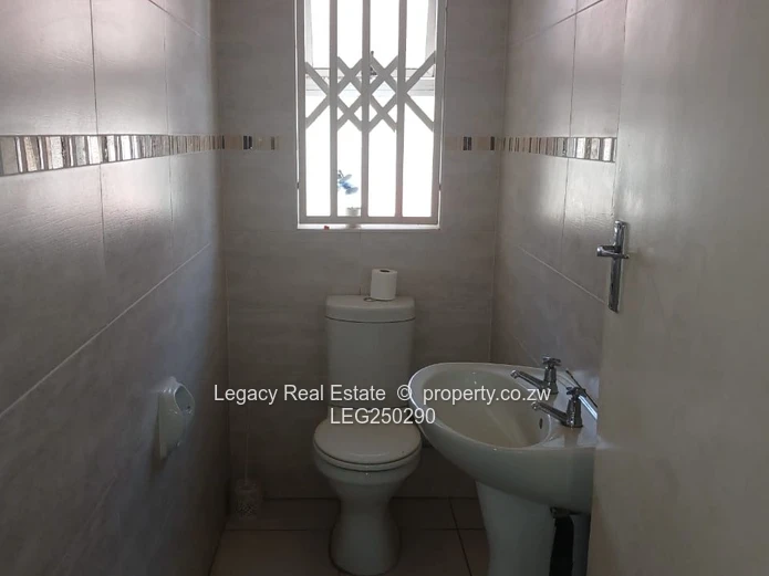 Madokero 3-Bed Brick Home - Borehole & Bright Lounge