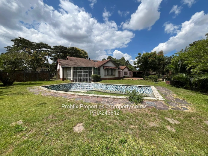  Spacious Family Home with Guest Wing & Cottage | Hatfield North