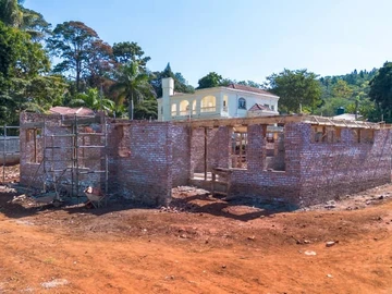 Upmarket Cluster Units In Prime Location.