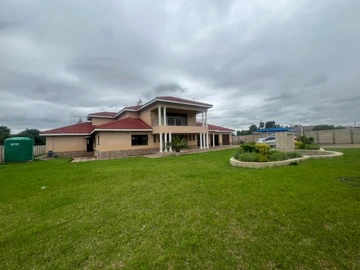 6 Bedroom House