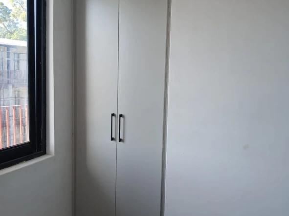 2 Bedroom Flat & Apartment