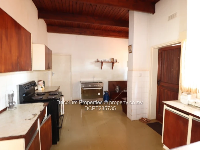 Spacious 4-Bedroom House for Sale in Greendale North