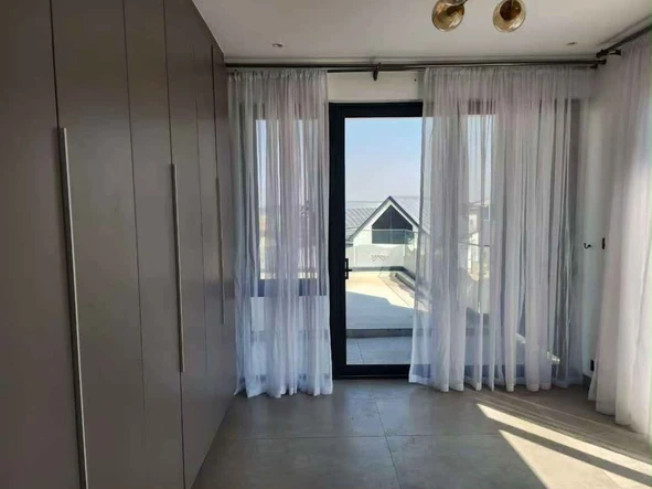 4 Bedroom Flat & Apartment