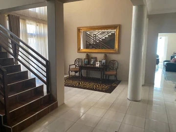 Farm & Agricultural Land