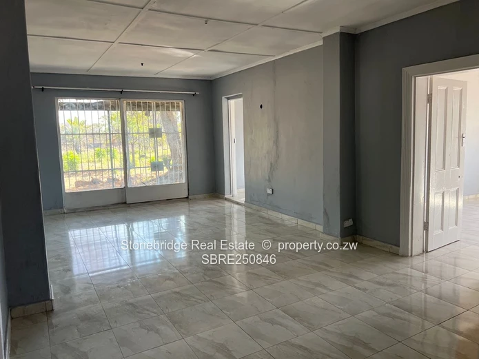 5 Bedroomed House in Hillside For Rent