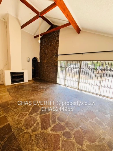 6 Bedroom House To Rent in Greendale