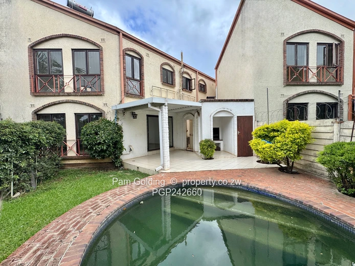 Charming  3 Bedroom Apartment - Newlands