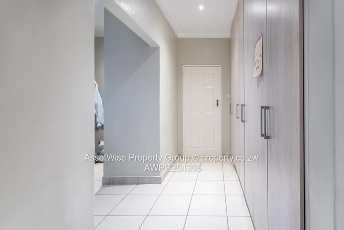 Avondale West: Cozy 4-Bed Townhouse 