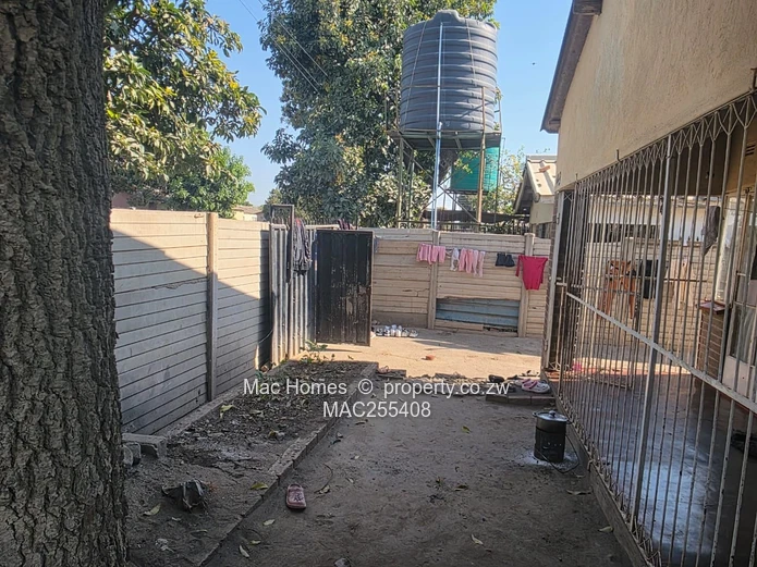 3-Bedroom House For Sale – Zengeza 1, Chitungwiza (Sole Mandate)