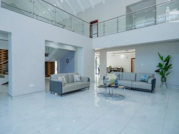 6 Bedroom House