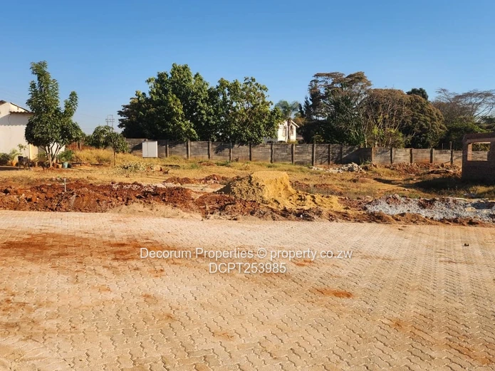 600m2 Cluster Stand in Quinnington, Harare North — Paved, Subdividable (Sole Mandate)