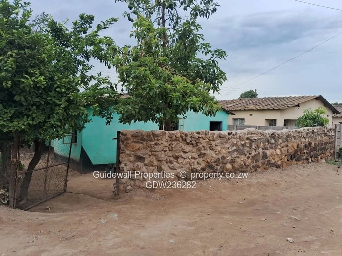 4 beds house for sale in Glenview 1